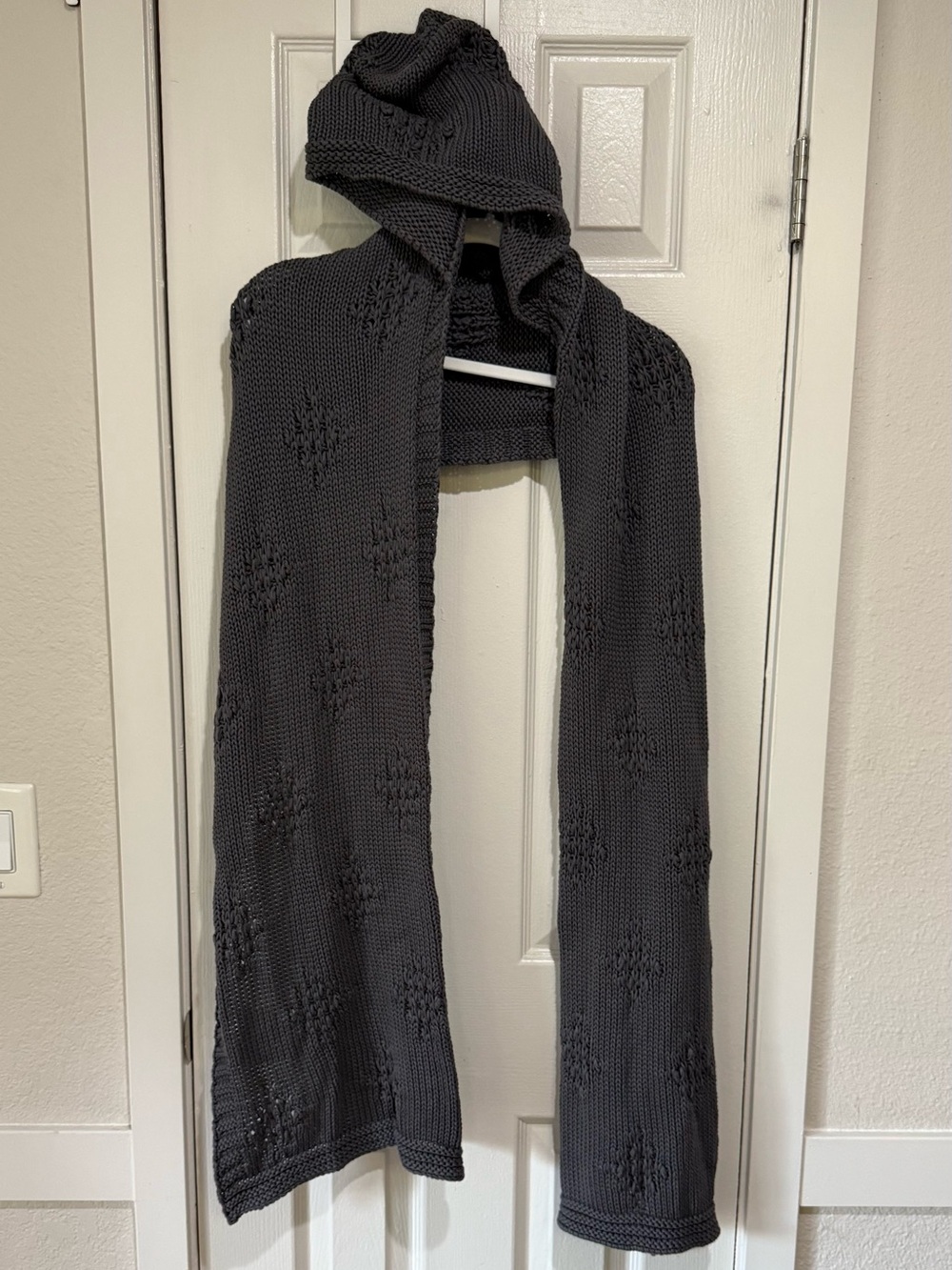 Women's Hooded Knit Scarf - Charcoal Gray
